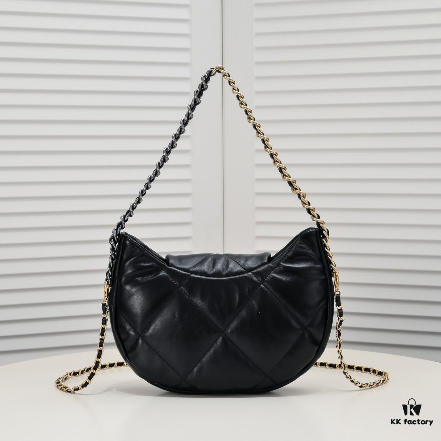 6930532cf09edb6de4c4ef3a New Release‼️ CHANEL 19bag Series 24C Pre-Spring Half-Moon Underarm Bag
