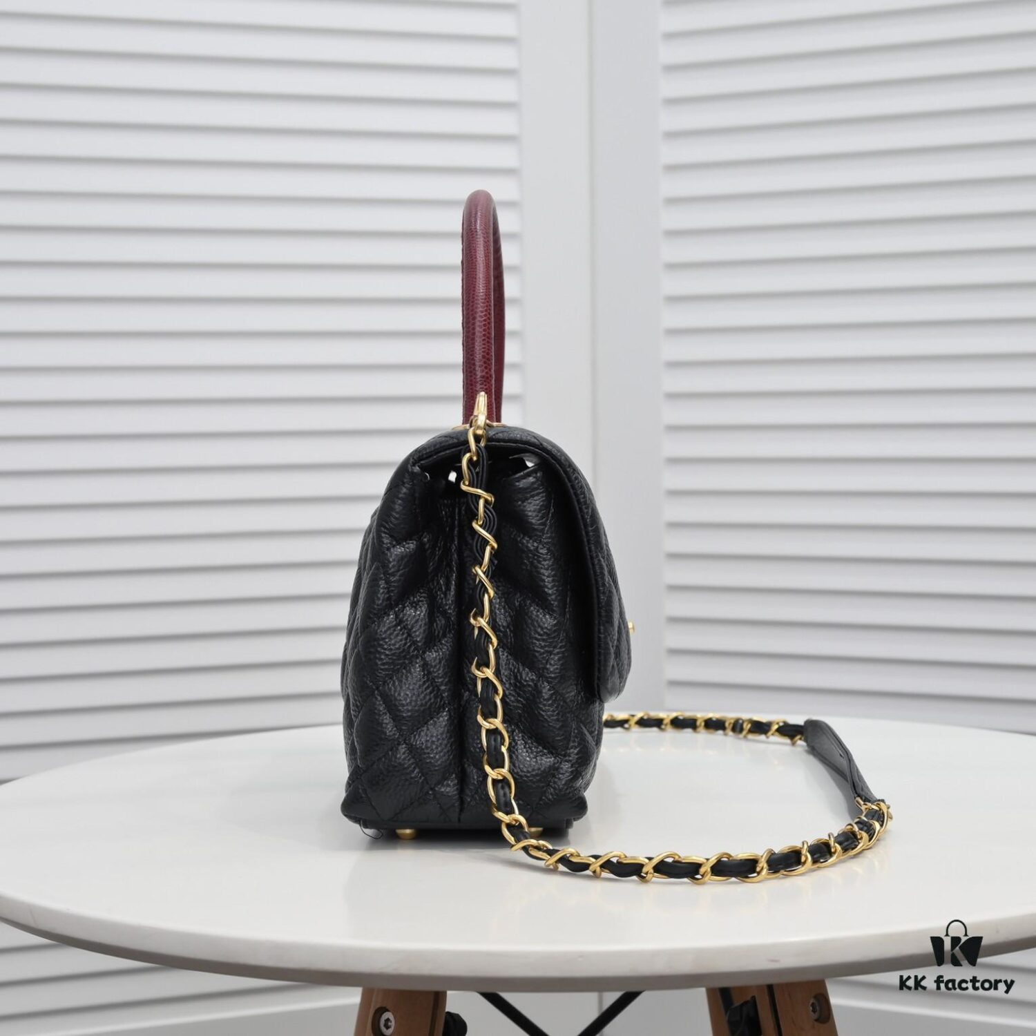 69305383f09edb6de4c4efc1 Black and Red Hand-Exchanged Chanel - Unique Design Flap Bag for Shoulder or Handheld Use