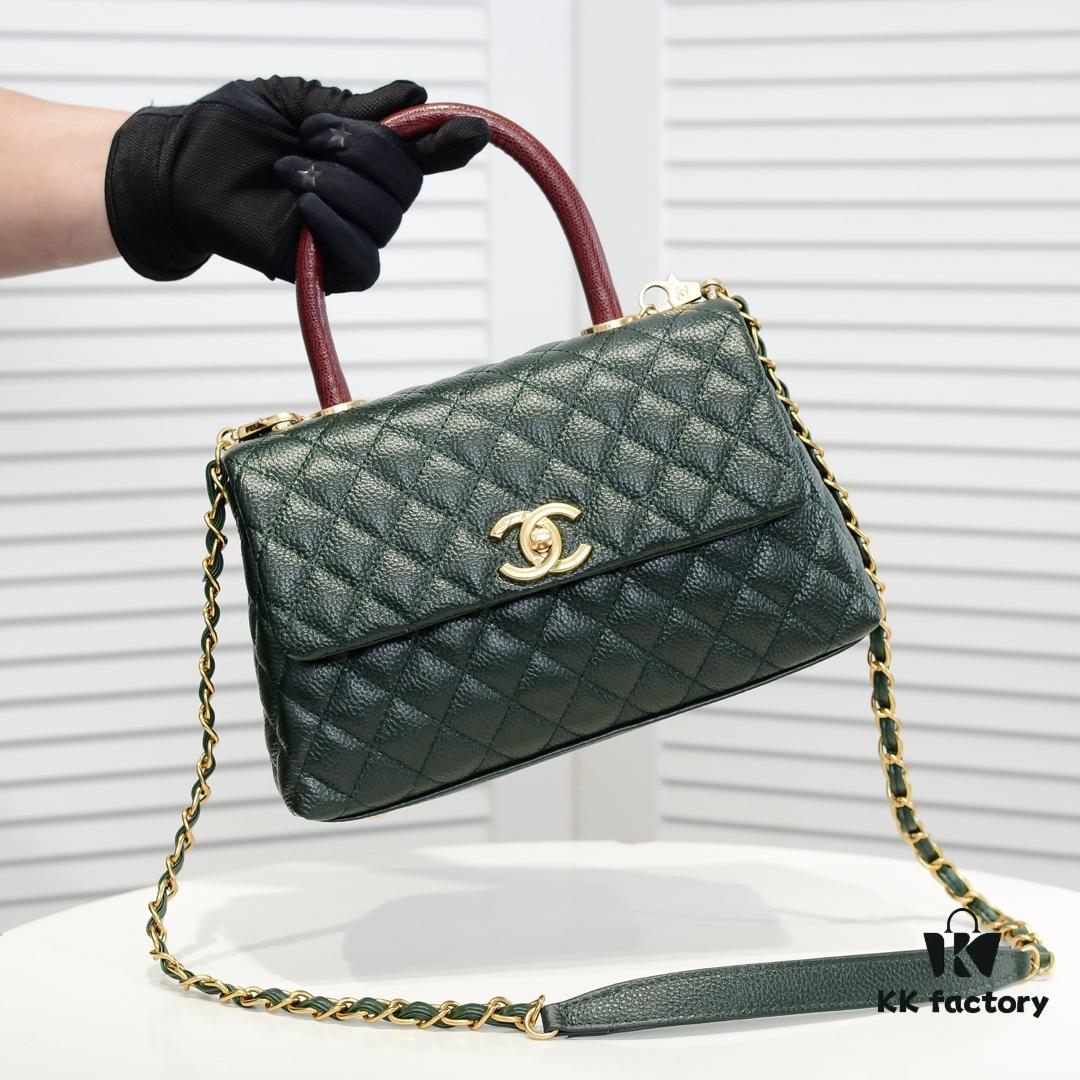 693053b9f09edb6de4c4f00a Emerald Green and Red Chanel-Style Shoulder Bag with Unique Clasp Design – Dual Carry Tote & Crossbody, Exotic Texture with Luxe Gold Hardware