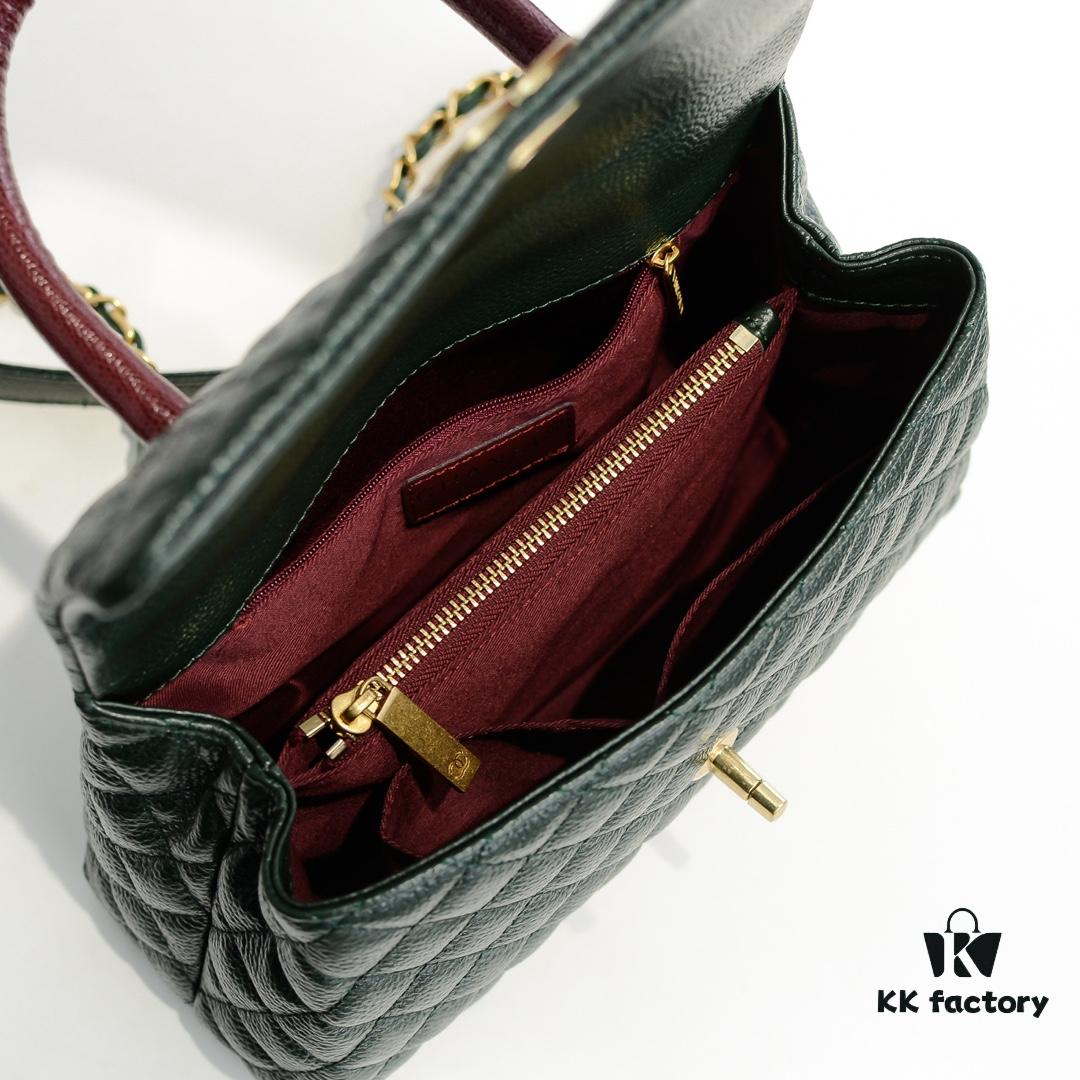 693053c0f09edb6de4c4f013 Emerald Green and Red Chanel-Style Shoulder Bag with Unique Clasp Design – Dual Carry Tote & Crossbody, Exotic Texture with Luxe Gold Hardware