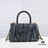 693053e9f09edb6de4c4f042 Chanel 20 Early Autumn New Arrival ๐ฅ Unique Design Flap Bag with Shoulder and Top Handle Dual Carry Options ๐ Premium Imported Sequined Tweed! โ One-of-a-Kind Material Paired with Upgraded Full Imported Gold-Tone Hardware ๐๐๐ Crafted by Master Artisans ๐ Pure Handmade Excellence ๐ An Elegant You Deserves a High-End Chanel Bag That Radiates Grace and Glamour ๐ Timeless Fashion Model No.: 92991 Size: 26*16*9cm
