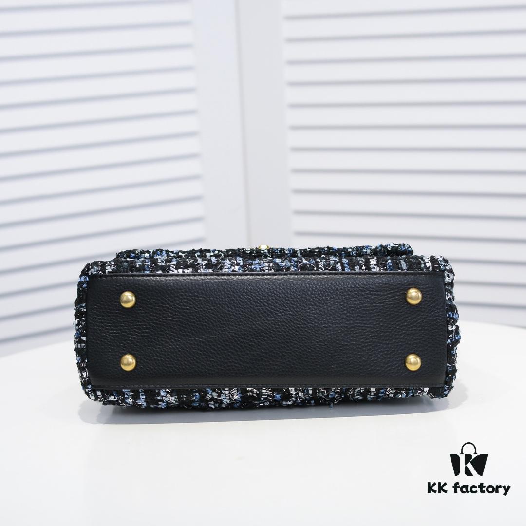 693053e9f09edb6de4c4f043 Chanel 20 Early Autumn New Arrival ๐ฅ Unique Design Flap Bag with Shoulder and Top Handle Dual Carry Options ๐ Premium Imported Sequined Tweed! โ One-of-a-Kind Material Paired with Upgraded Full Imported Gold-Tone Hardware ๐๐๐ Crafted by Master Artisans ๐ Pure Handmade Excellence ๐ An Elegant You Deserves a High-End Chanel Bag That Radiates Grace and Glamour ๐ Timeless Fashion Model No.: 92991 Size: 26*16*9cm