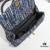 693053f4f09edb6de4c4f050 Chanel 20 Early Autumn New Arrival ๐ฅ Unique Design Flap Bag with Shoulder and Top Handle Dual Carry Options ๐ Premium Imported Sequined Tweed! โ One-of-a-Kind Material Paired with Upgraded Full Imported Gold-Tone Hardware ๐๐๐ Crafted by Master Artisans ๐ Pure Handmade Excellence ๐ An Elegant You Deserves a High-End Chanel Bag That Radiates Grace and Glamour ๐ Timeless Fashion Model No.: 92991 Size: 26*16*9cm