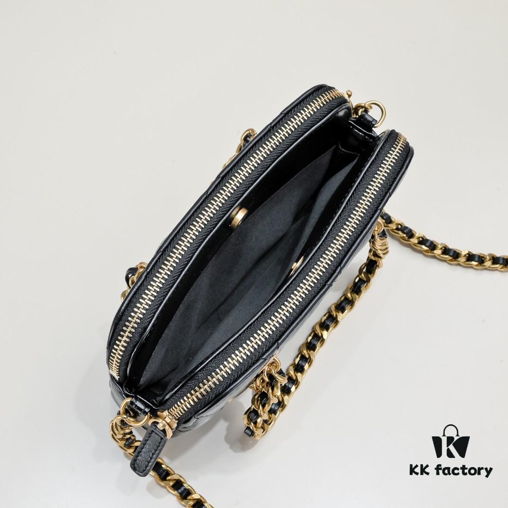 69305411f09edb6de4c4f075 Chanel 23K Gold Coin Chain Bag Vintage Style Fashionable and Versatile Handbag