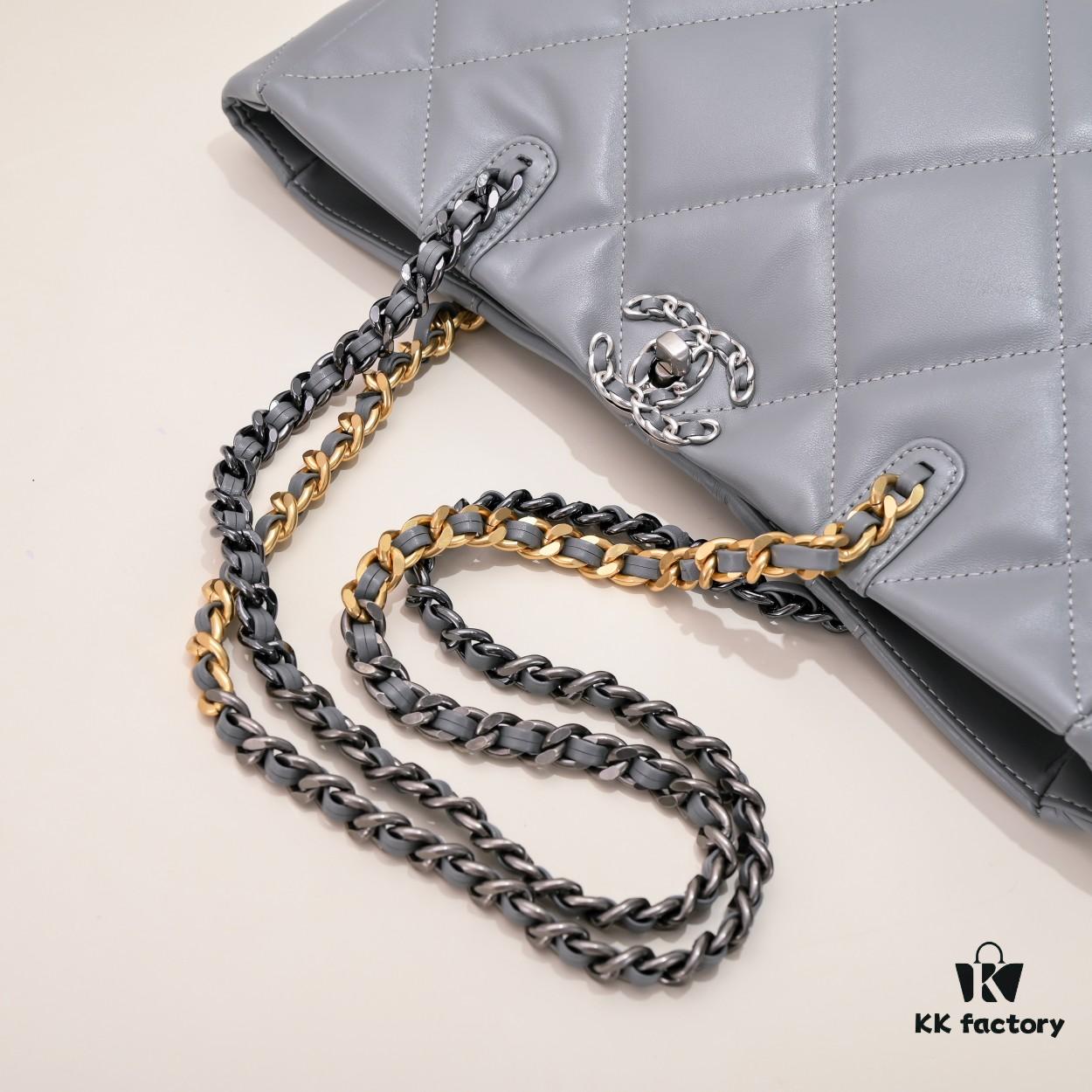69305432f09edb6de4c4f0a5 Mini CHANEL 22B 19BAG Tote Black Gold Italian First-Class GR Lamb Leather