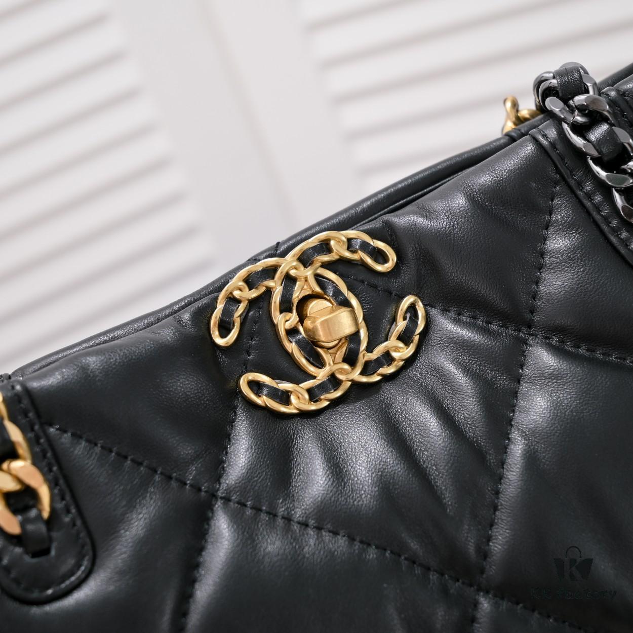 69305435f09edb6de4c4f0a9 Mini CHANEL 22B 19BAG Tote Black Gold Italian First-Class GR Lamb Leather