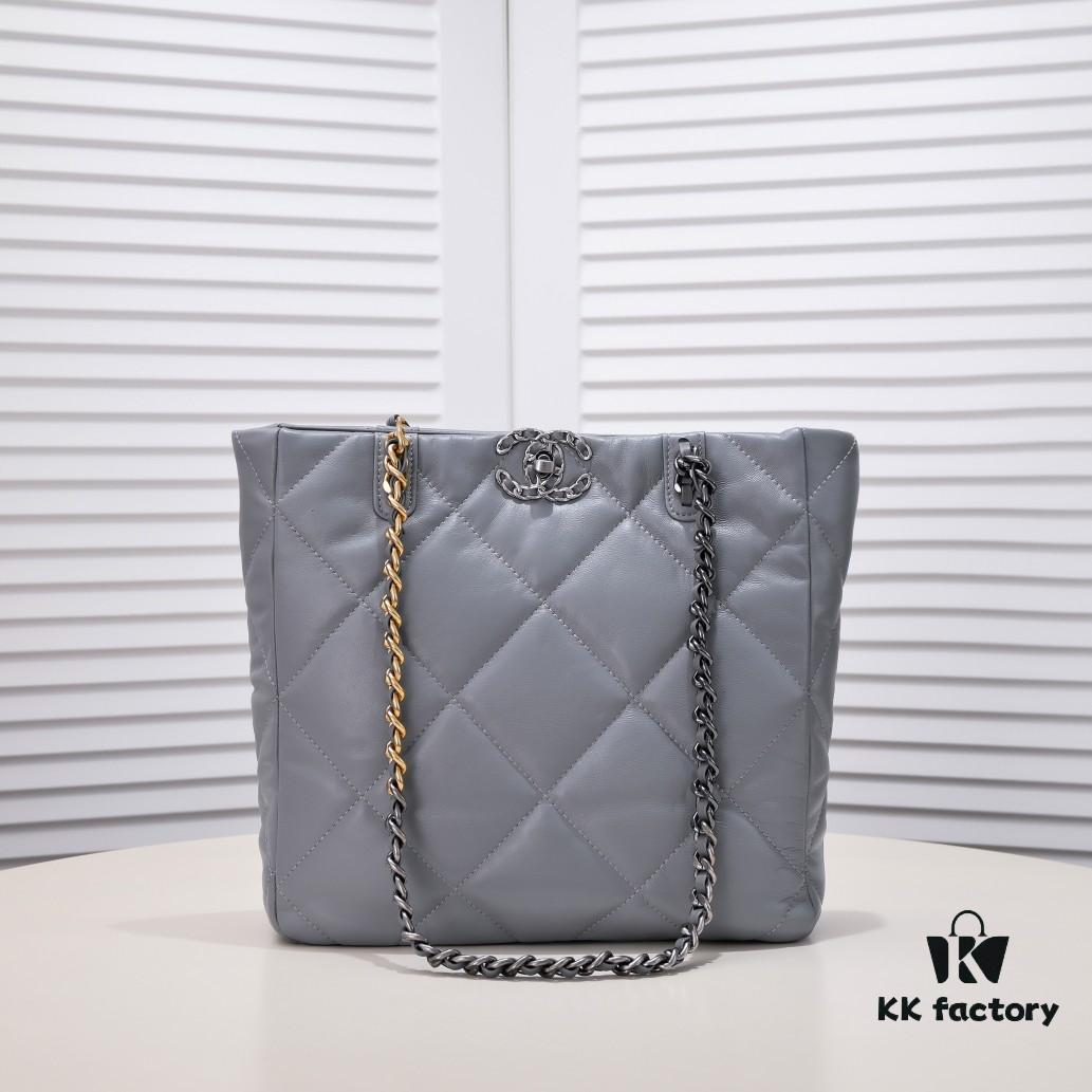 69305436f09edb6de4c4f0ad Mini CHANEL 22B 19BAG Tote Black Gold Italian First-Class GR Lamb Leather