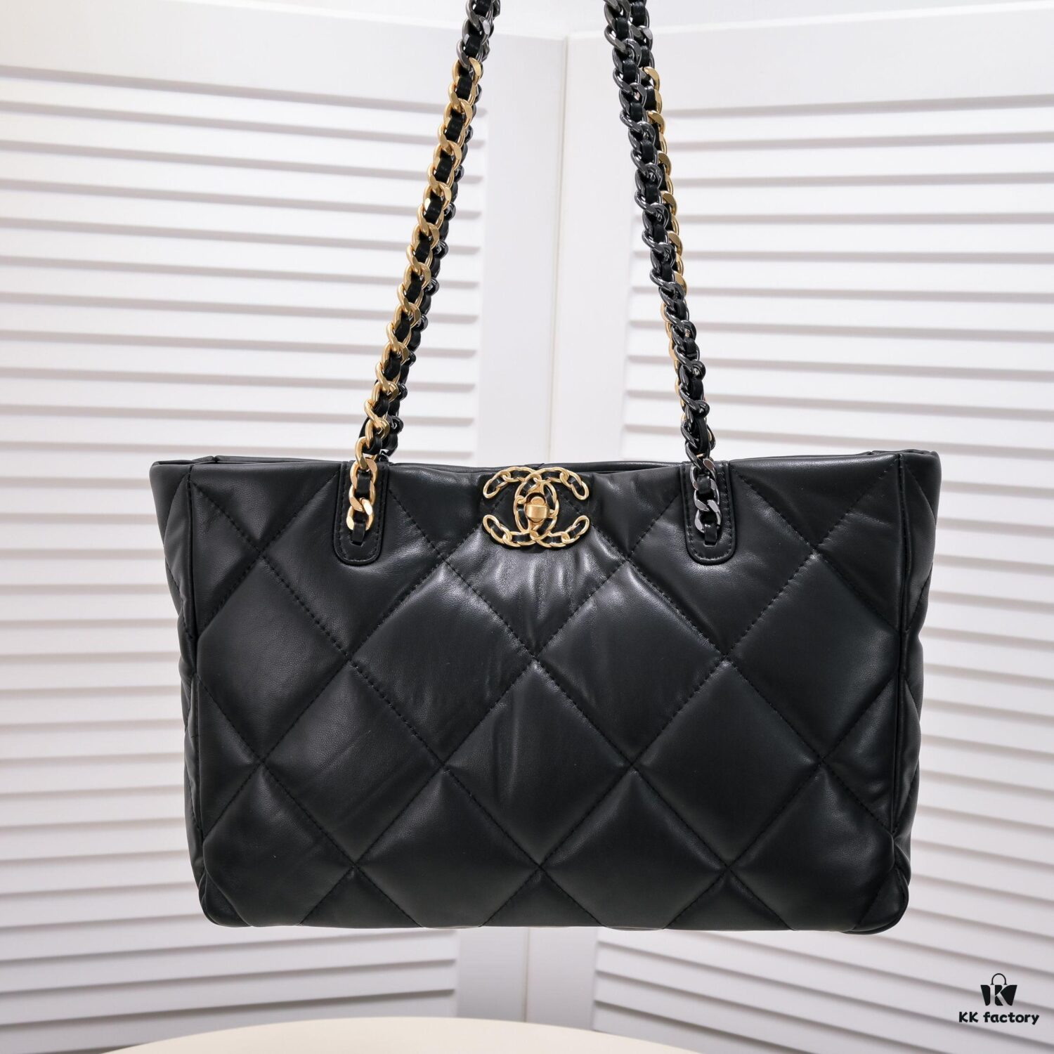 6930543af09edb6de4c4f0b2 Mini CHANEL 22B 19BAG Tote Black Gold Italian First-Class GR Lamb Leather