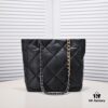6930543ef09edb6de4c4f0ba CHANEL 22B 19BAG Tote Black Gold Small Size