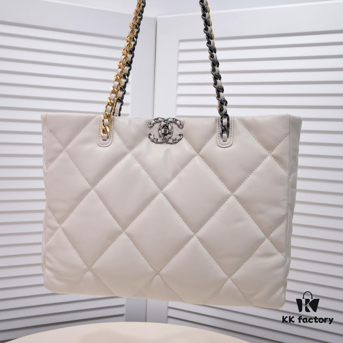 69305446f09edb6de4c4f0cb Large CHANEL 22B 19BAG Tote Black and Gold Italian GR Grade Lambskin