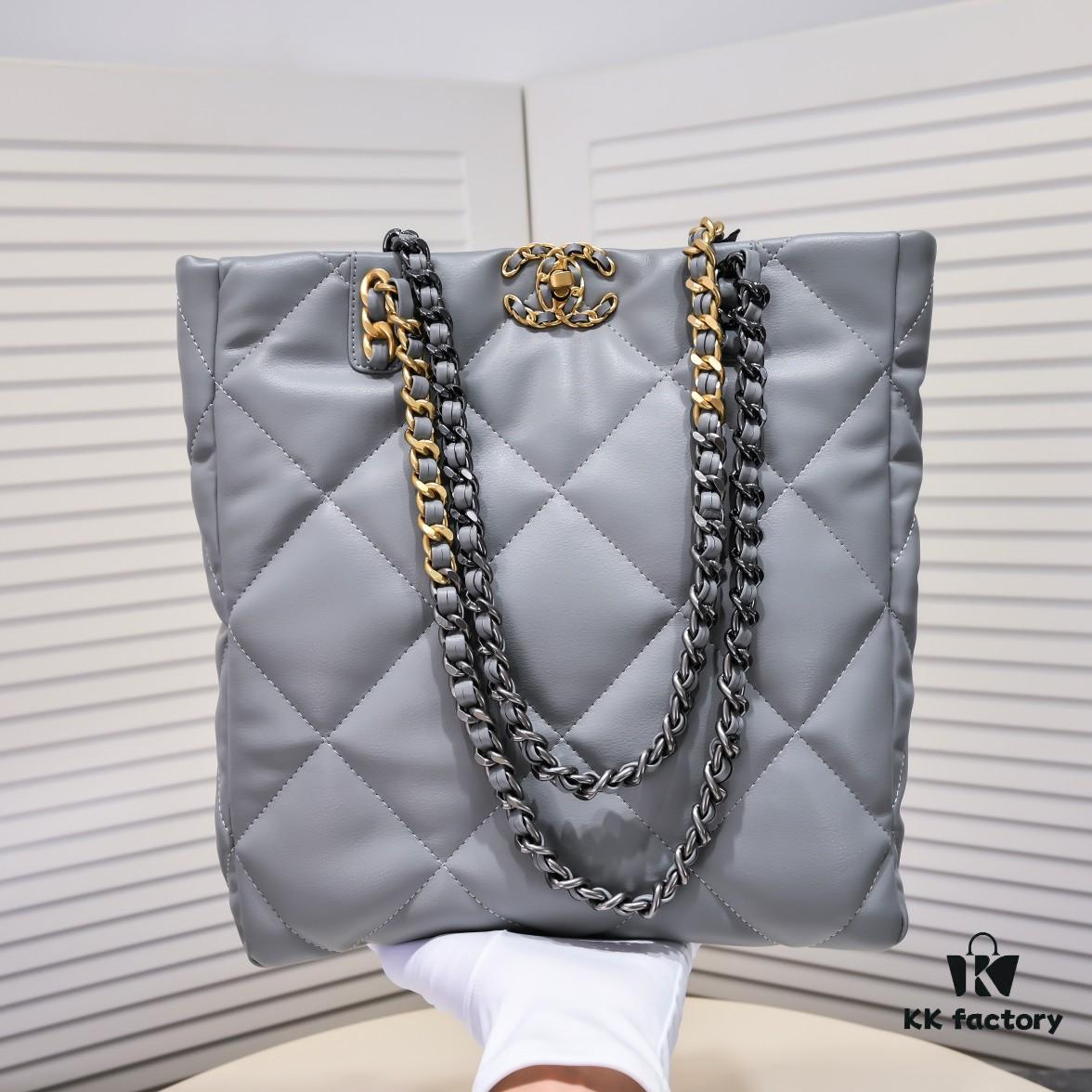 69305456f09edb6de4c4f0e3 Large AS9088 CHANEL 22B 19BAG Tote Black Gold Italian First-Class GR Lambskin