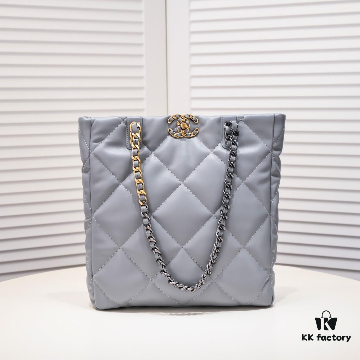 69305456f09edb6de4c4f0e6 Large AS9088 CHANEL 22B 19BAG Tote Black Gold Italian First-Class GR Lambskin