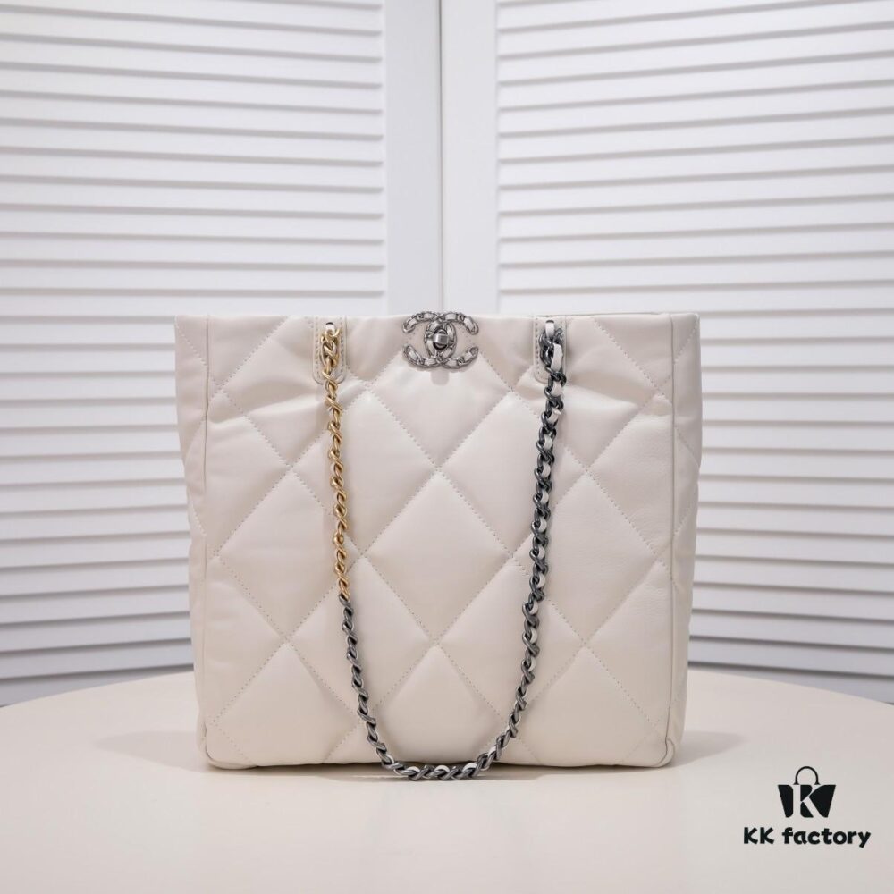 6930545af09edb6de4c4f0eb Large AS9088 CHANEL 22B 19BAG Tote Black and Gold Italian First-Class GR Lambskin