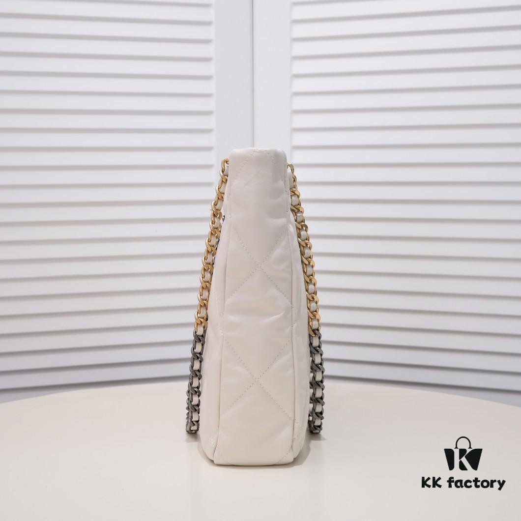 6930545bf09edb6de4c4f0ed Large AS9088 CHANEL 22B 19BAG Tote Black and Gold Italian First-Class GR Lambskin