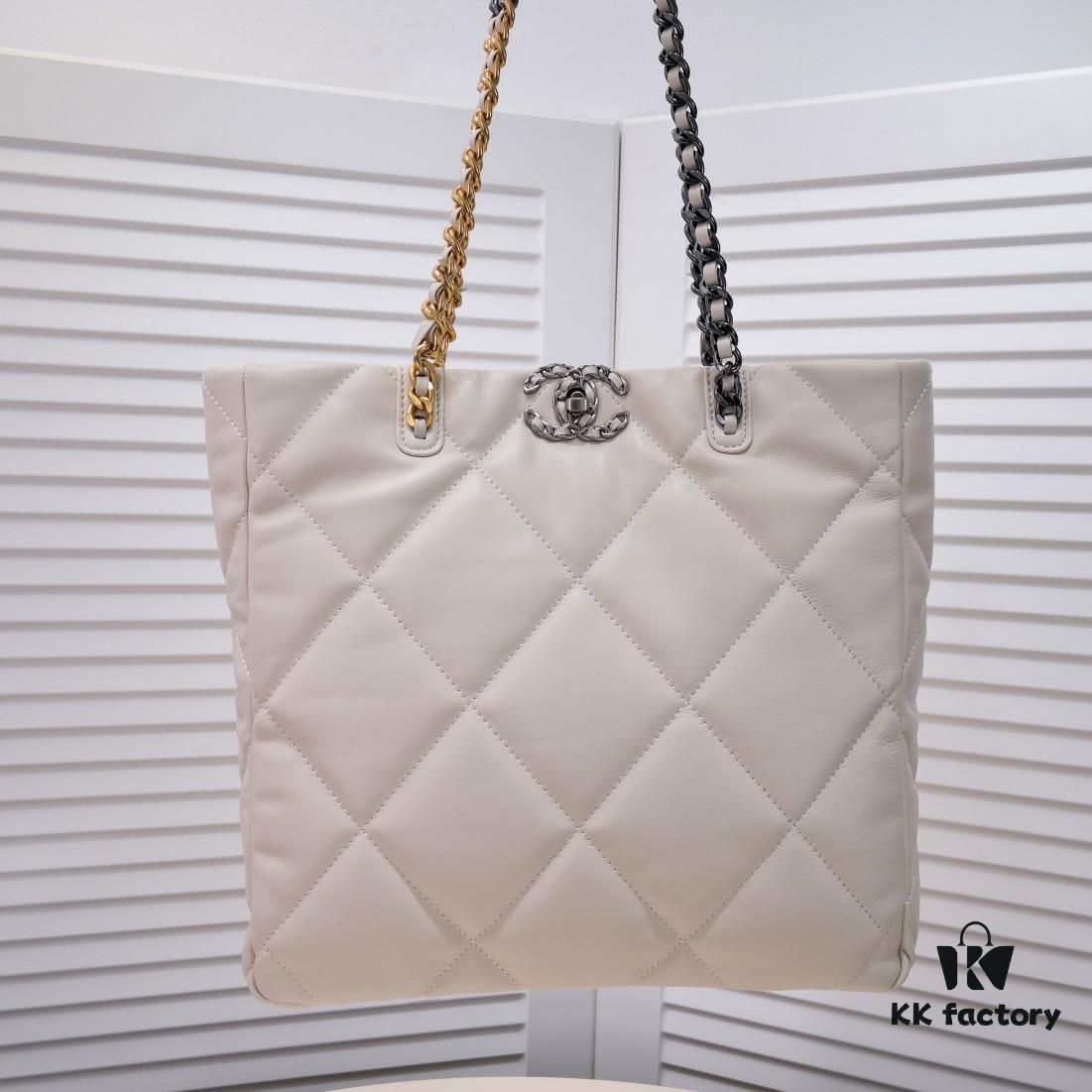 6930545bf09edb6de4c4f0ef Large AS9088 CHANEL 22B 19BAG Tote Black and Gold Italian First-Class GR Lambskin