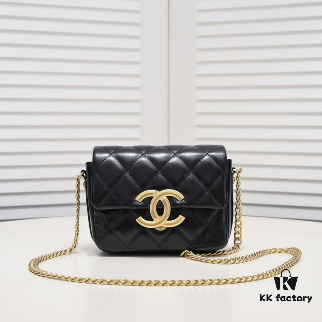 69305477f09edb6de4c4f118 Mini Chanel 23P Large Hardware Logo Bag