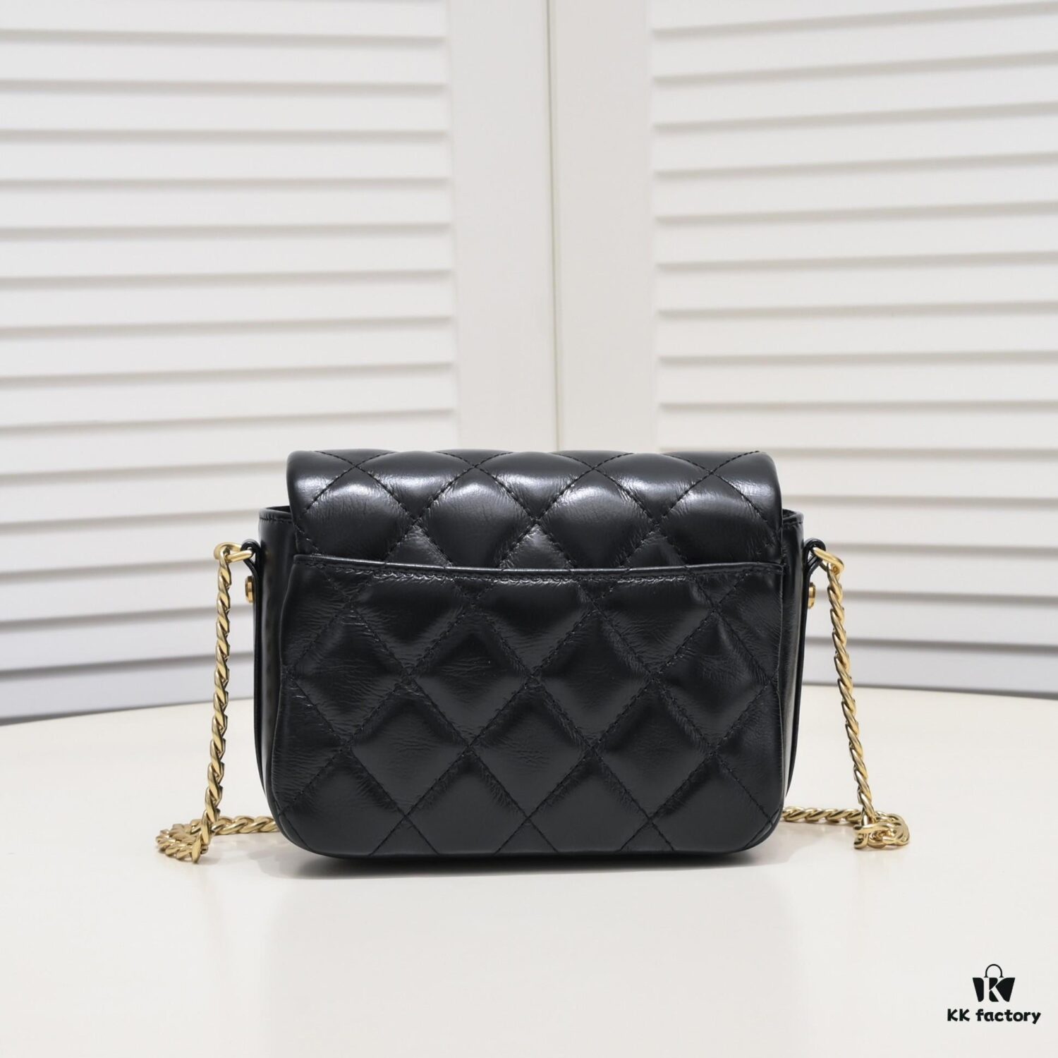 6930547bf09edb6de4c4f11d Mini Chanel 23P Large Hardware Logo Bag