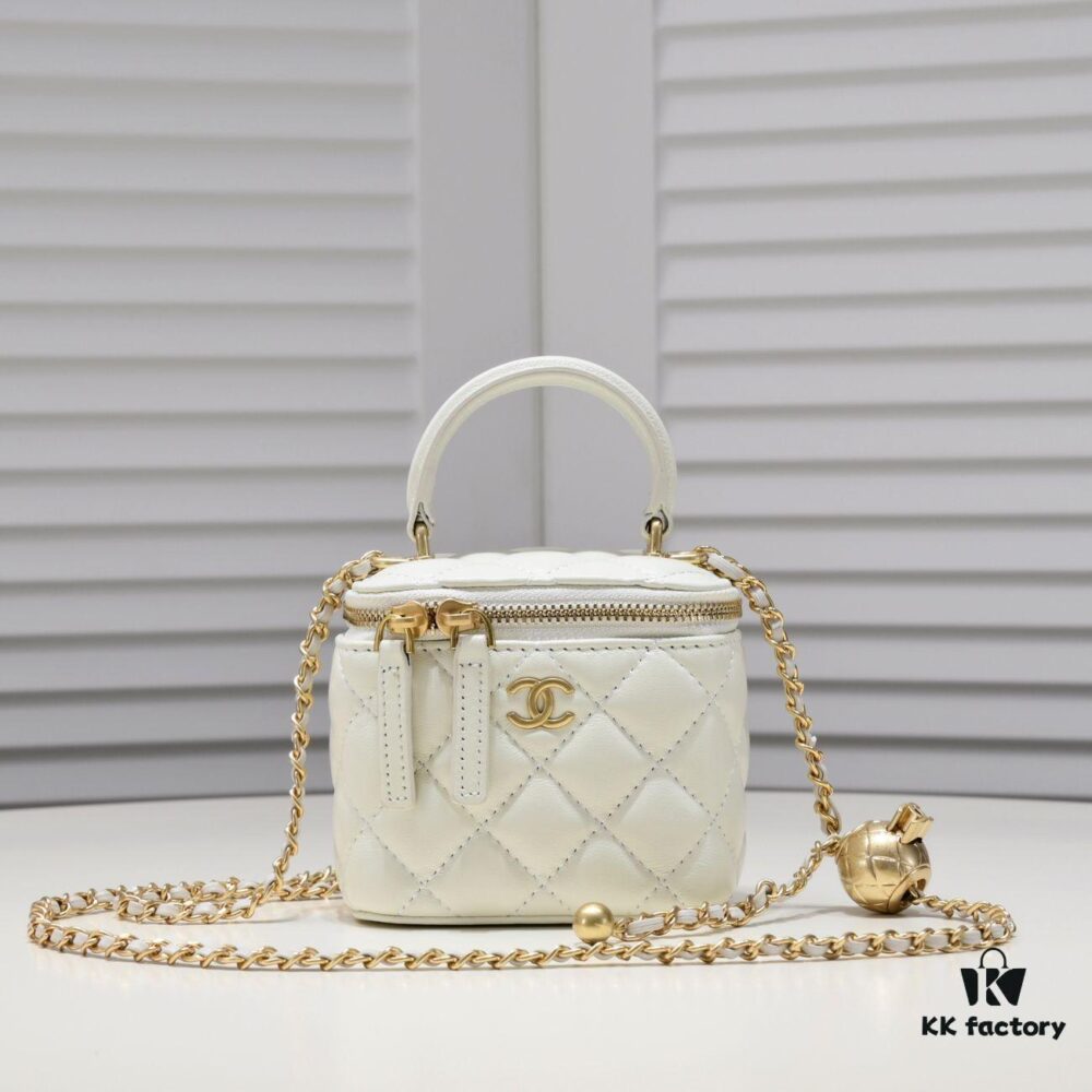 Chanel 2021 Autumn-Winter New Arrival Handheld Makeup Case Mini Storage Box
