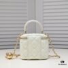 Chanel 2021 Autumn-Winter New Arrival Handheld Makeup Case Mini Storage Box