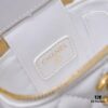 Chanel 2021 Fall/Winter New Arrival Handheld Makeup Pouch, Compact Storage Box, Authentic Hardware, Adjustable Strap, Premium Imported Lamb Leather