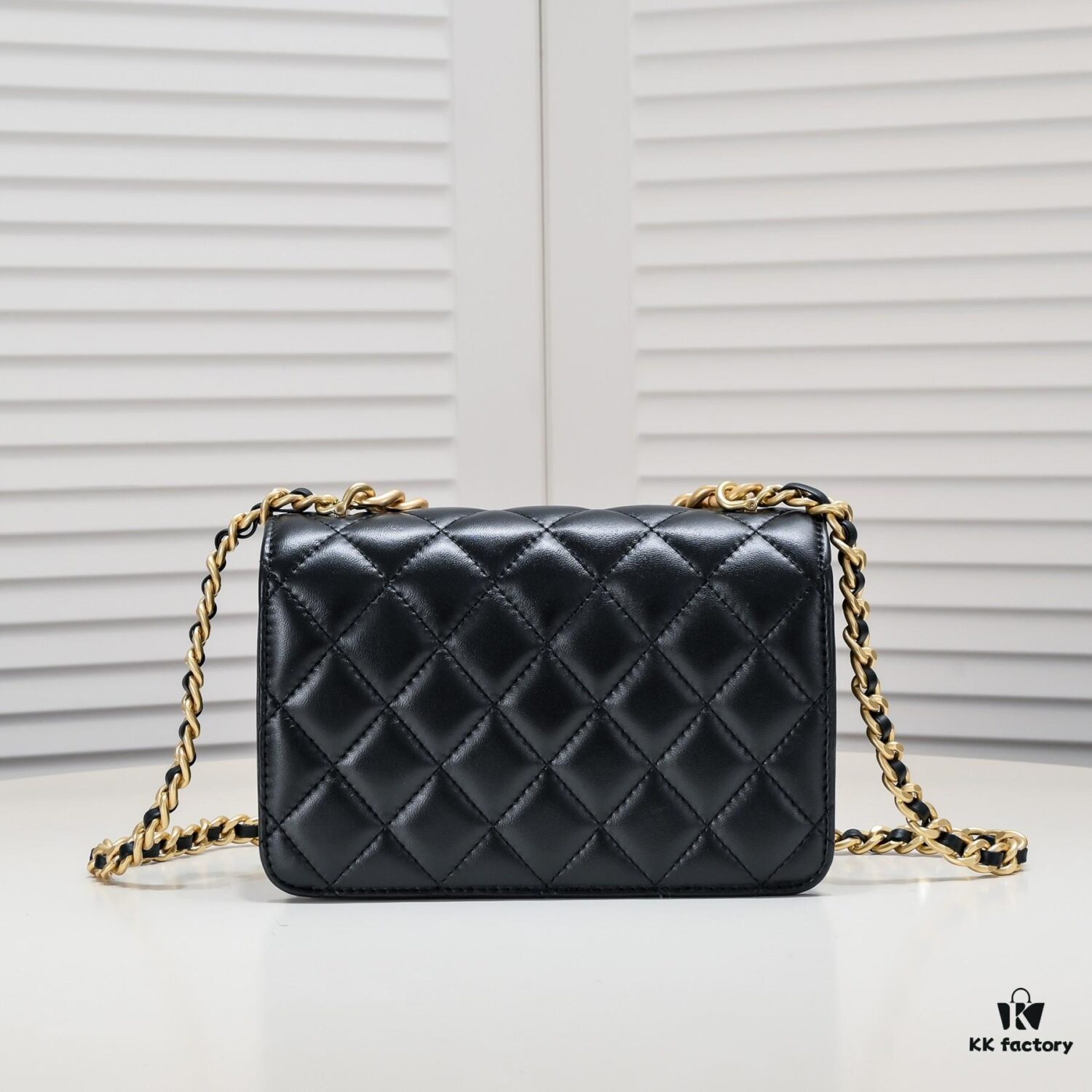 693054f1f09edb6de4c4f193 Chanel Should Be This Way: More Structured and Refined with a Laid-Back Elegance