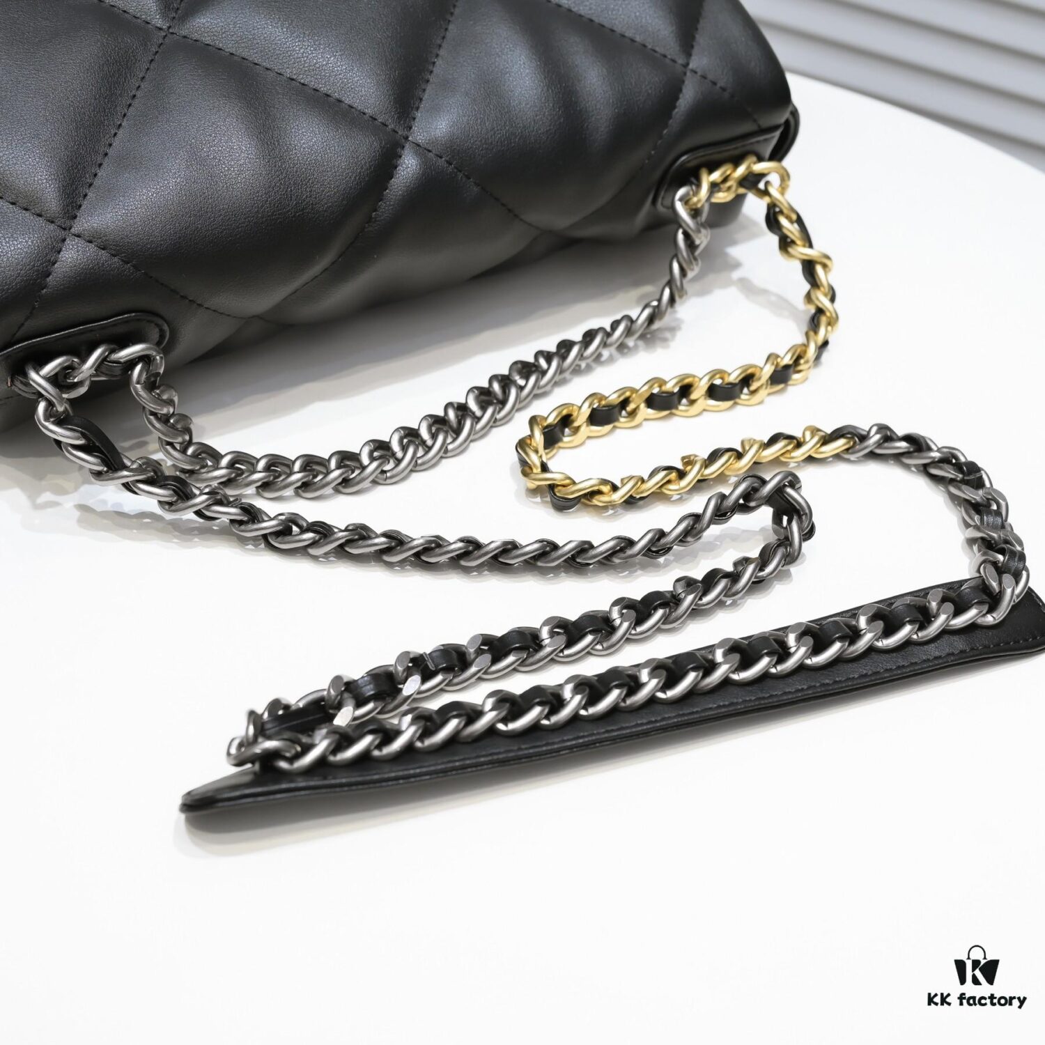 Black Medium-Sized Chanel Latest Bestseller - Now Available