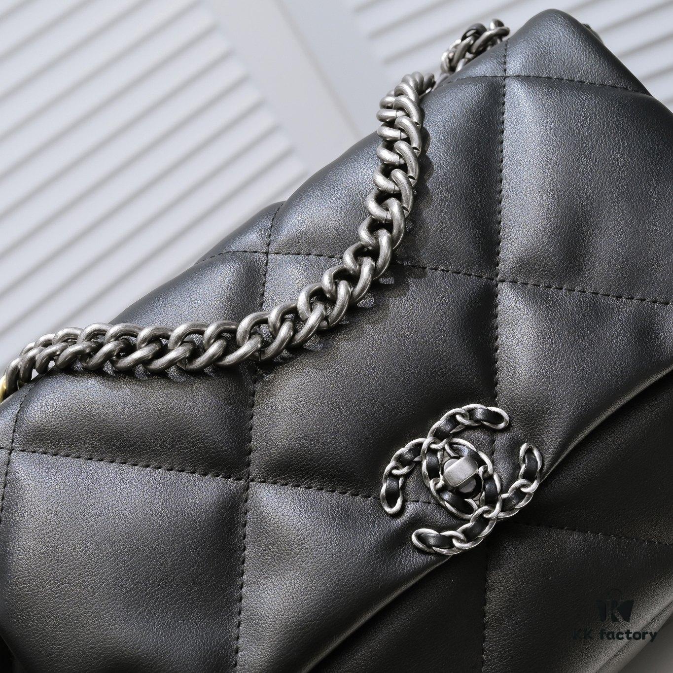 Black Medium-Sized Chanel Latest Bestseller - Now Available