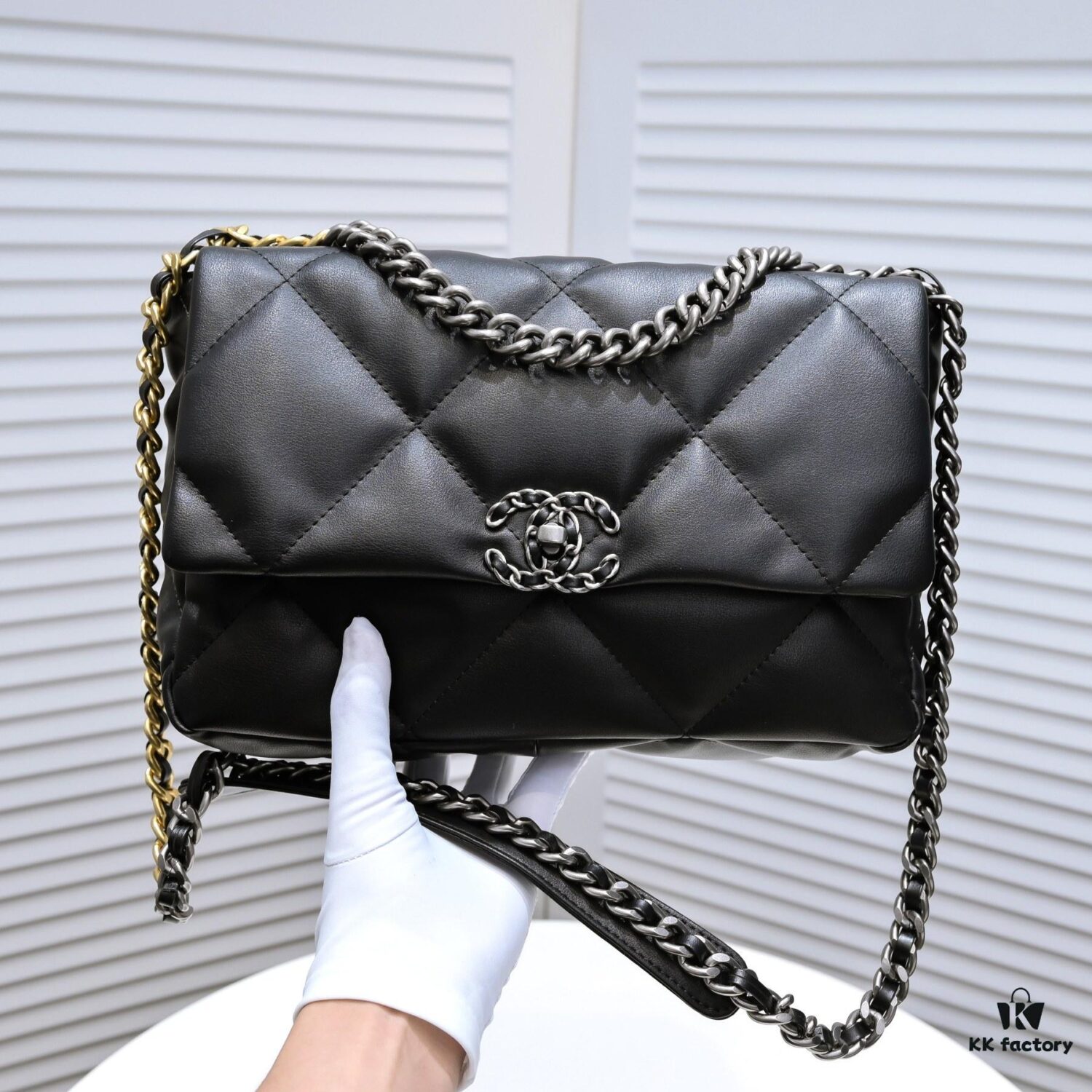 Black Medium-Sized Chanel Latest Bestseller - Now Available