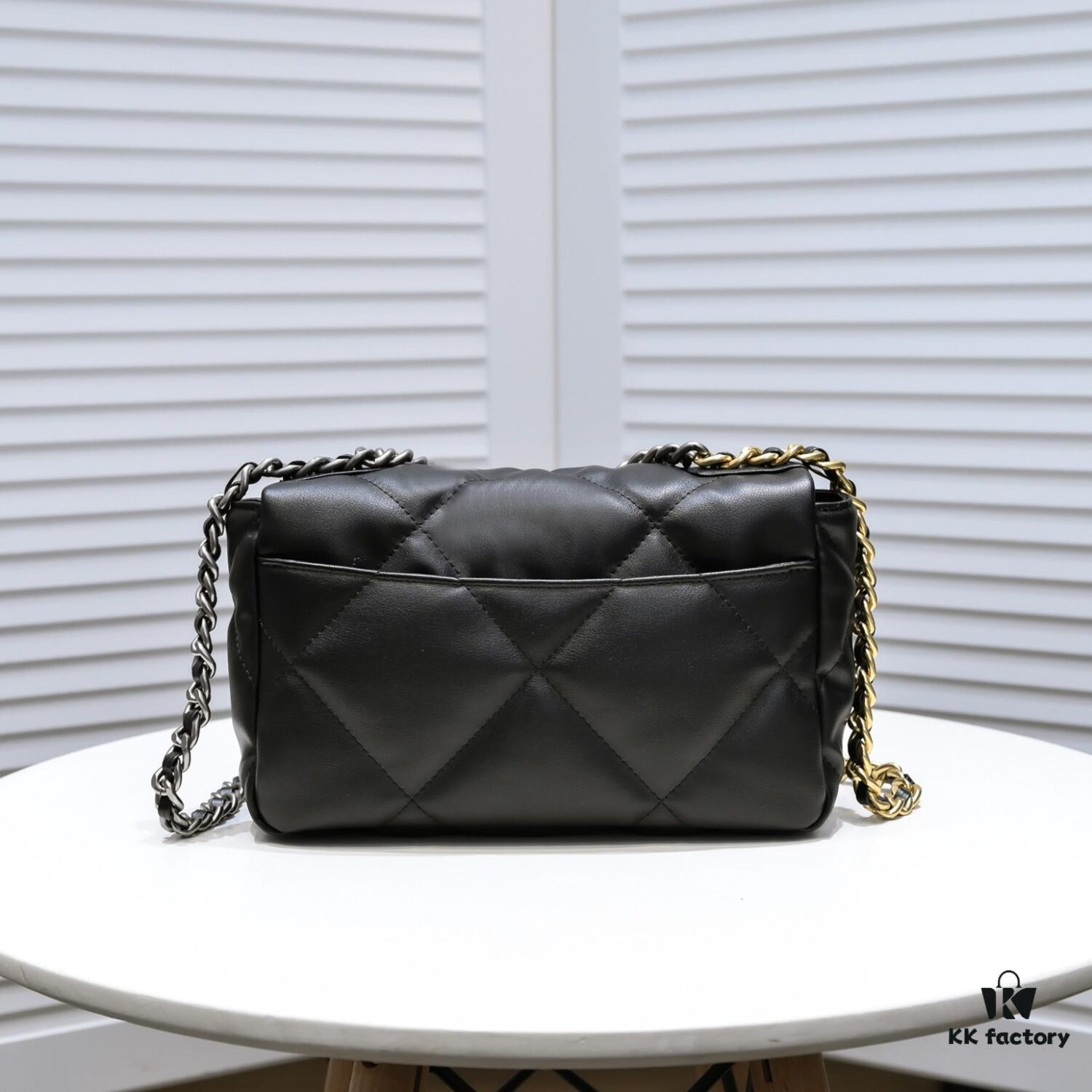 69305506f09edb6de4c4f1af Black Small Chanel Latest Bestseller Just Arrived 📣📣 Same as Boutique, Genuine Imported Calfskin Leather 🐂 Super Soft Touch, Excellent Fit, Can Be Carried by Hand, on Shoulder or Crossbody, Fully Showcasing Women's Elegant Charm 💃 Act Now!