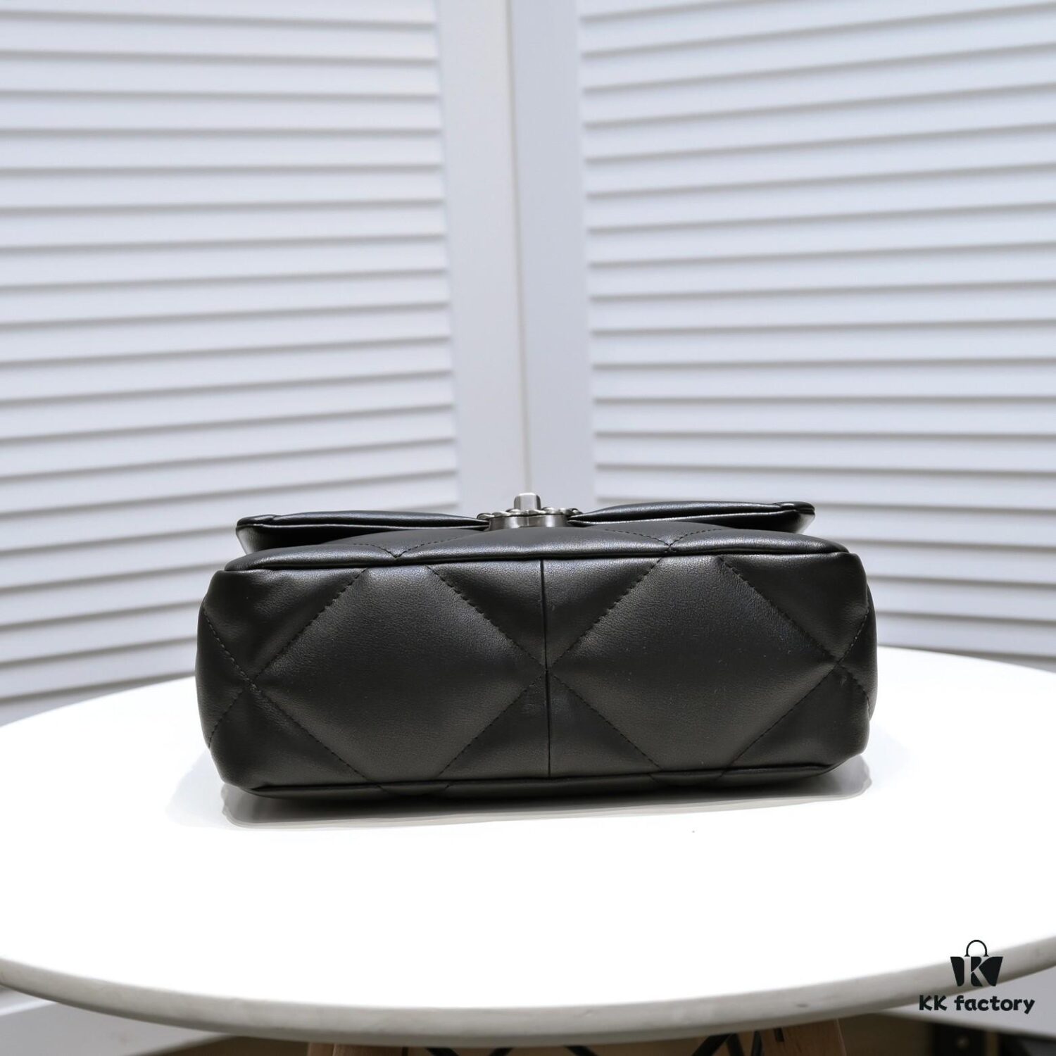 69305506f09edb6de4c4f1b0 Black Small Chanel Latest Bestseller Just Arrived 📣📣 Same as Boutique, Genuine Imported Calfskin Leather 🐂 Super Soft Touch, Excellent Fit, Can Be Carried by Hand, on Shoulder or Crossbody, Fully Showcasing Women's Elegant Charm 💃 Act Now!