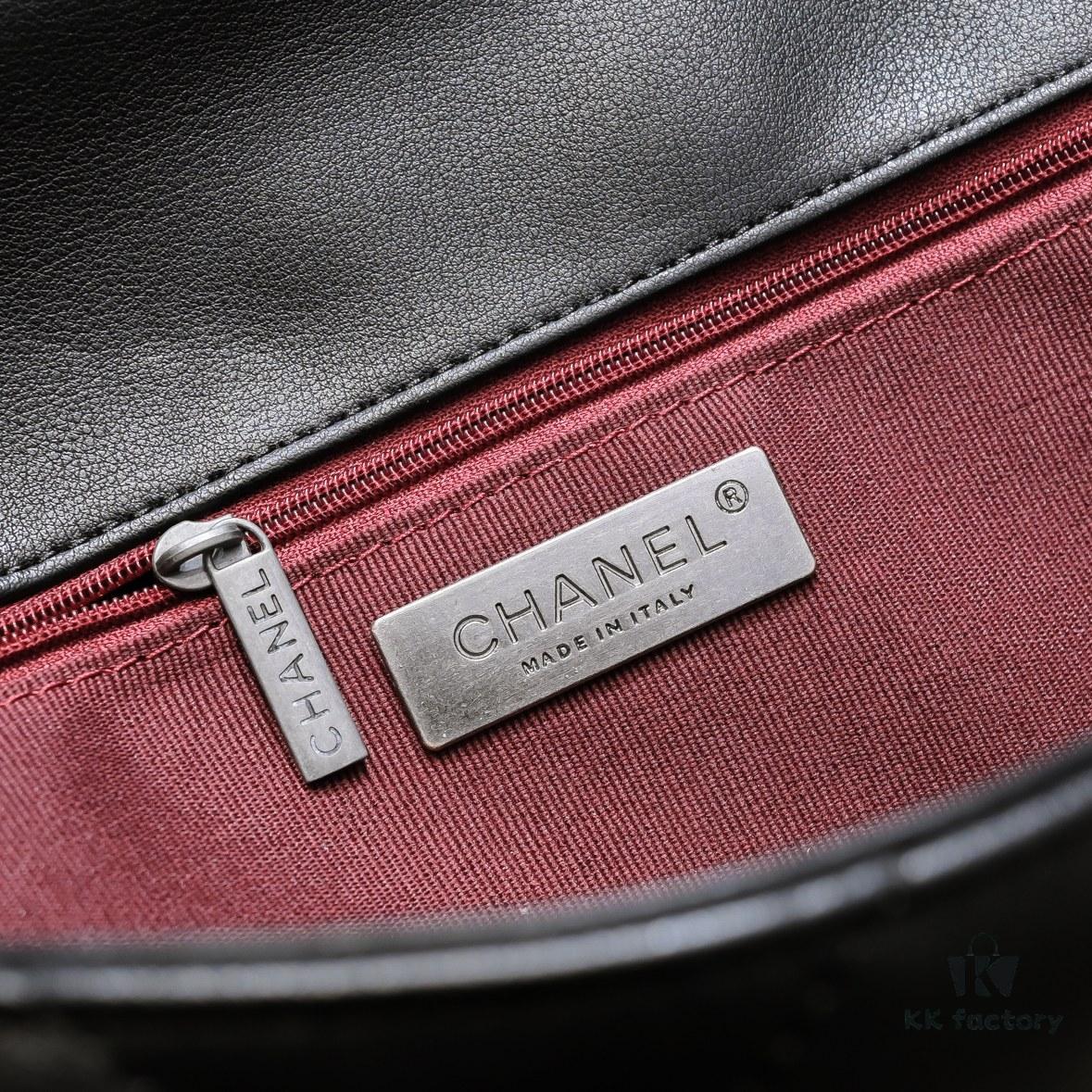 69305509f09edb6de4c4f1b6 Black Small Chanel Latest Bestseller Just Arrived 📣📣 Same as Boutique, Genuine Imported Calfskin Leather 🐂 Super Soft Touch, Excellent Fit, Can Be Carried by Hand, on Shoulder or Crossbody, Fully Showcasing Women's Elegant Charm 💃 Act Now!