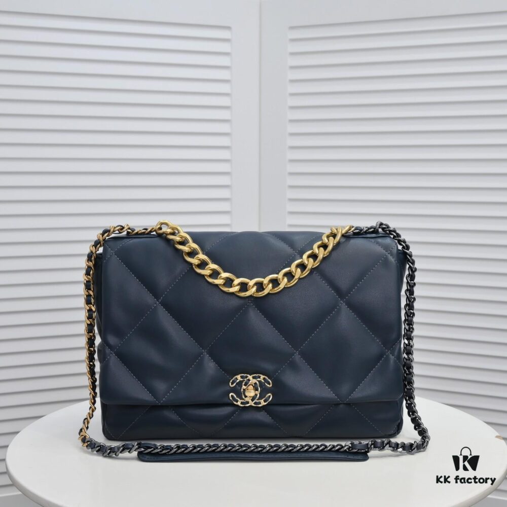6930550ef09edb6de4c4f1bc Large Chanel Deep Blue Latest Bestseller Just Arrived – Synchronized with Counter, Imported Cowhide Leather, Super Soft Touch