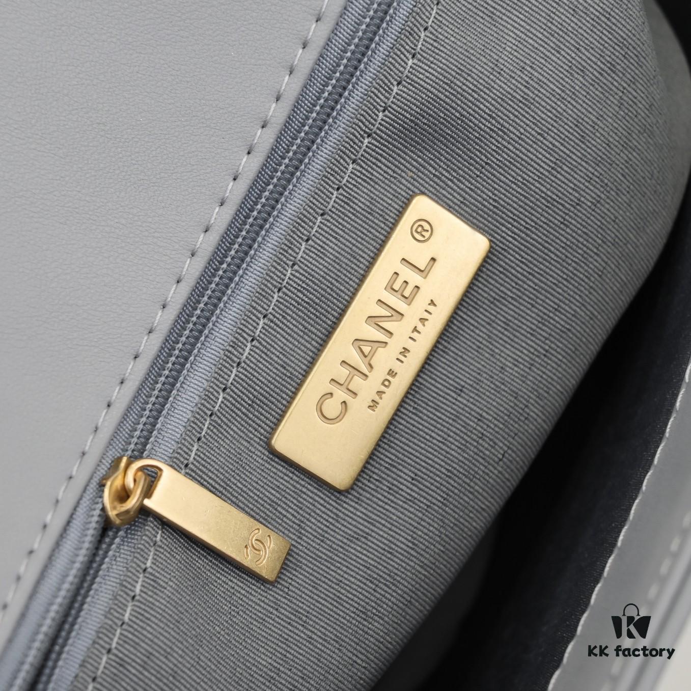 69305527f09edb6de4c4f1dc Large Gray Chanel Latest Bestseller in Stock 📣📣 Synchronized with Boutique, Imported Calfskin Leather 🐂, Extremely Soft Touch