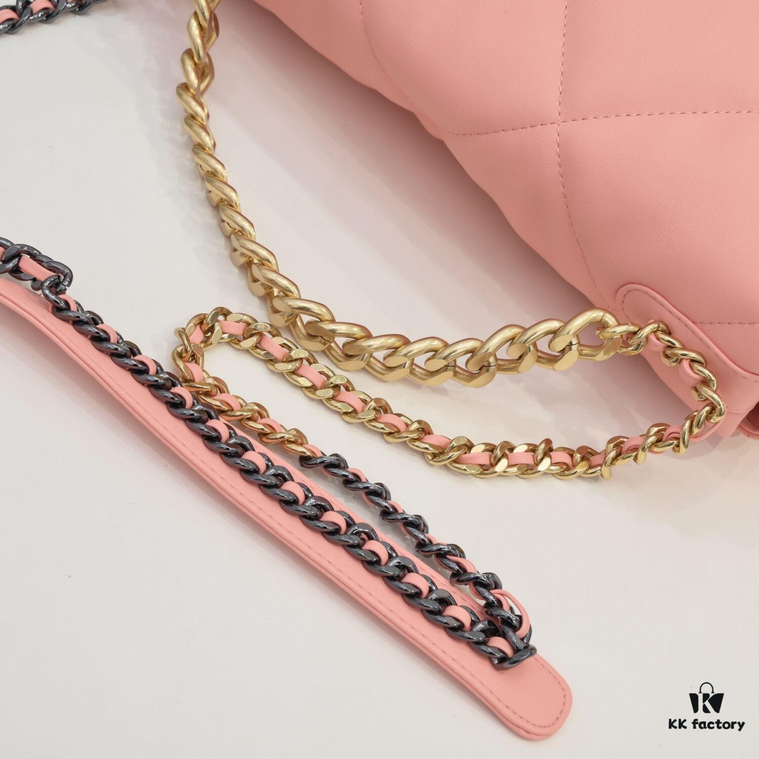 6930552cf09edb6de4c4f1e3 Pink Large Chanel Latest Bestseller Just Arrived - Synchronized with Counter, Imported Cowhide, Super Soft Touch