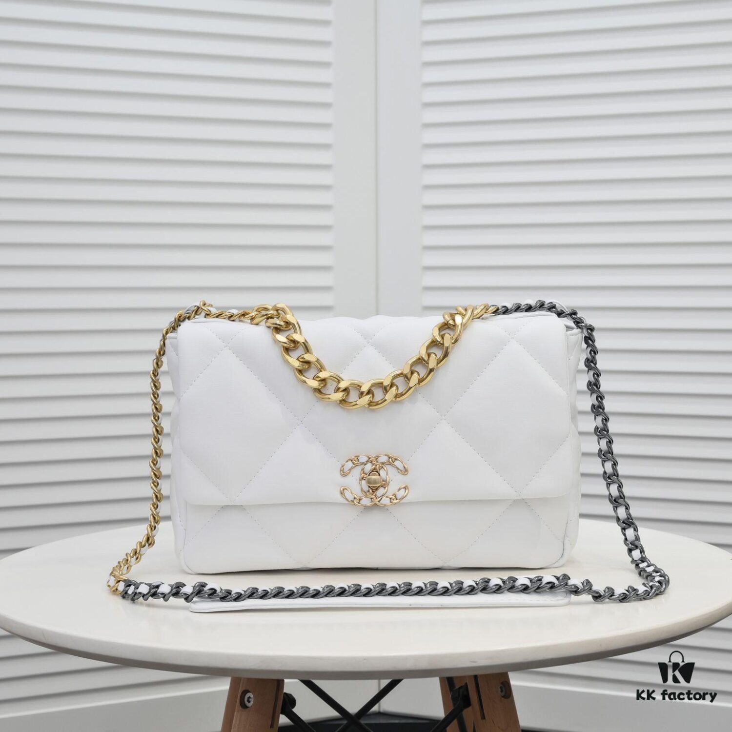 69305563f09edb6de4c4f244 Pure White Medium-Sized Chanel Latest Bestseller - Now Available 📣📣 Same as Boutique, Imported Calfskin Leather 🐂, Extremely Soft to the Touch