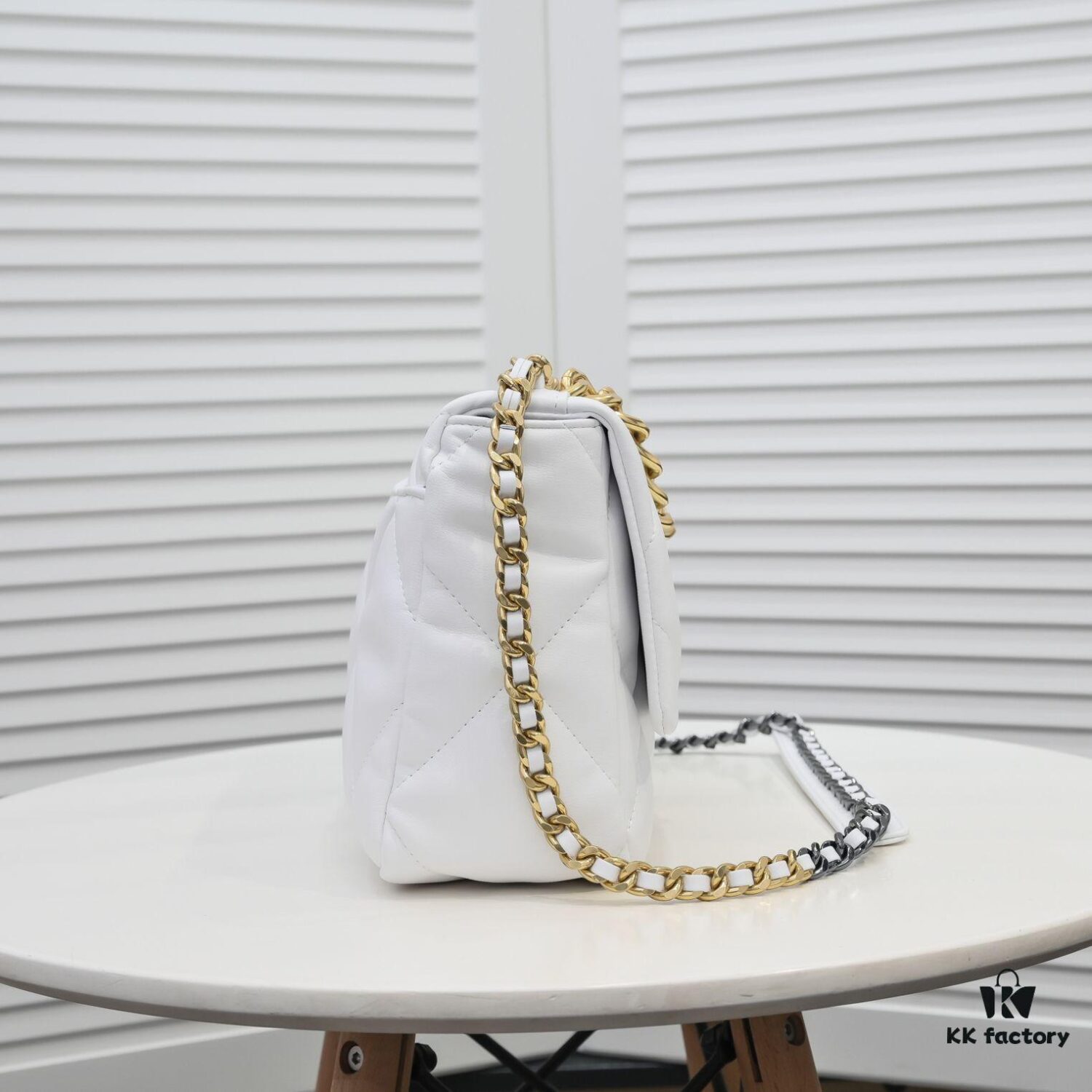 69305564f09edb6de4c4f245 Pure White Medium-Sized Chanel Latest Bestseller - Now Available 📣📣 Same as Boutique, Imported Calfskin Leather 🐂, Extremely Soft to the Touch