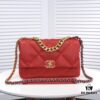 Large Red Medium-Sized Chanel Latest Bestseller Now Available 📣📣 Synchronized with Counter Release🤭 Premium Imported Calfskin 🐂 Extremely Soft Touch. Excellent Fit, Can Be Carried by Hand, on Shoulder, or Crossbody, Fully Showcasing Women's Elegant Charm 💃 Act Now!