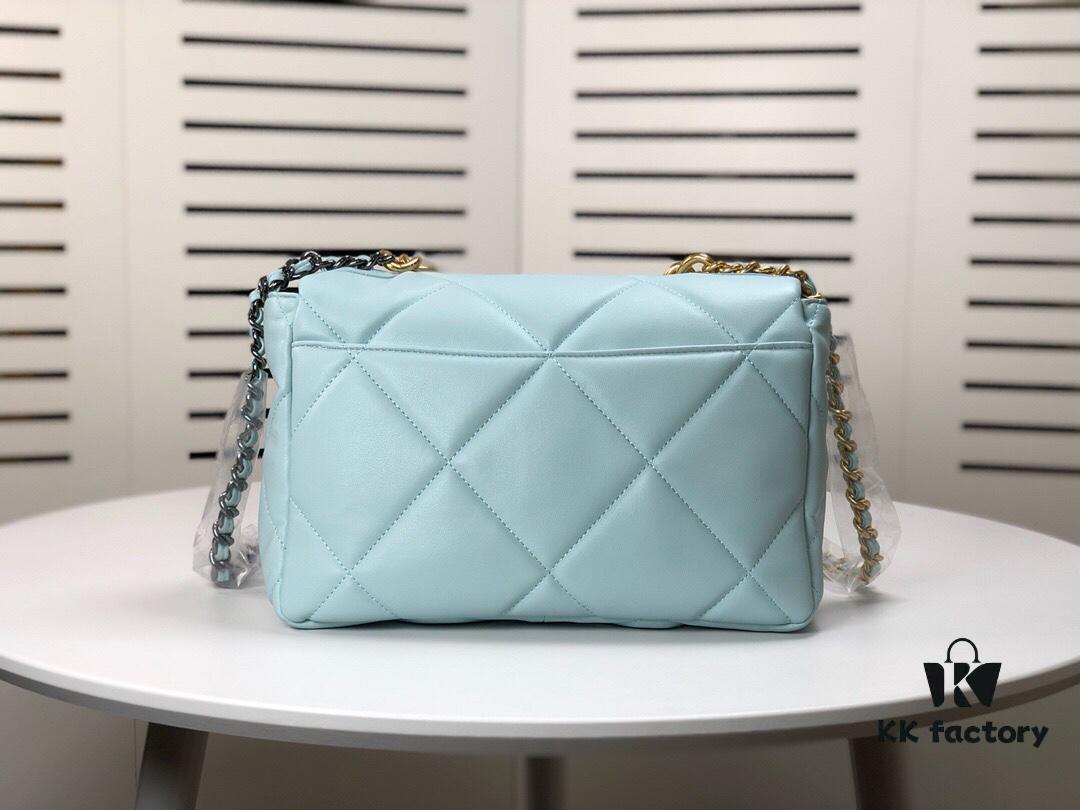 Mint Green Medium Size Chanel Latest Bestseller Release 📣📣 Synchronized with Counter, Imported Calfskin 🐂 Extremely Soft Texture