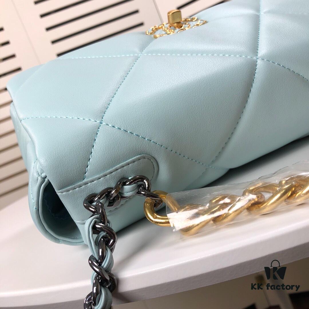 Mint Green Medium Size Chanel Latest Bestseller Release 📣📣 Synchronized with Counter, Imported Calfskin 🐂 Extremely Soft Texture
