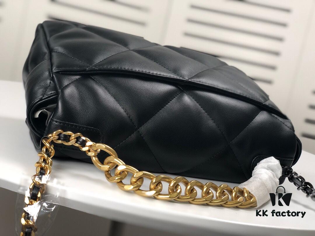 69305581f09edb6de4c4f27e Black Medium-Sized Chanel Latest Bestseller - Now Available
