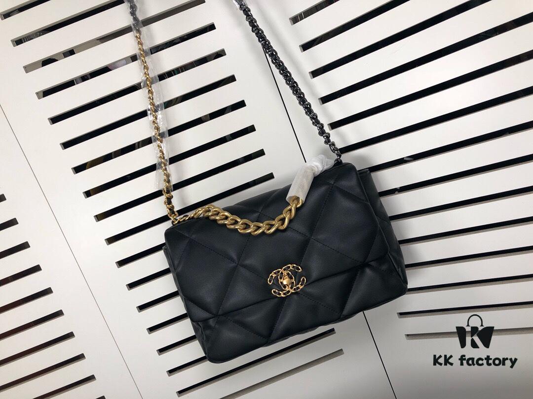 69305584f09edb6de4c4f284 Black Medium-Sized Chanel Latest Bestseller - Now Available