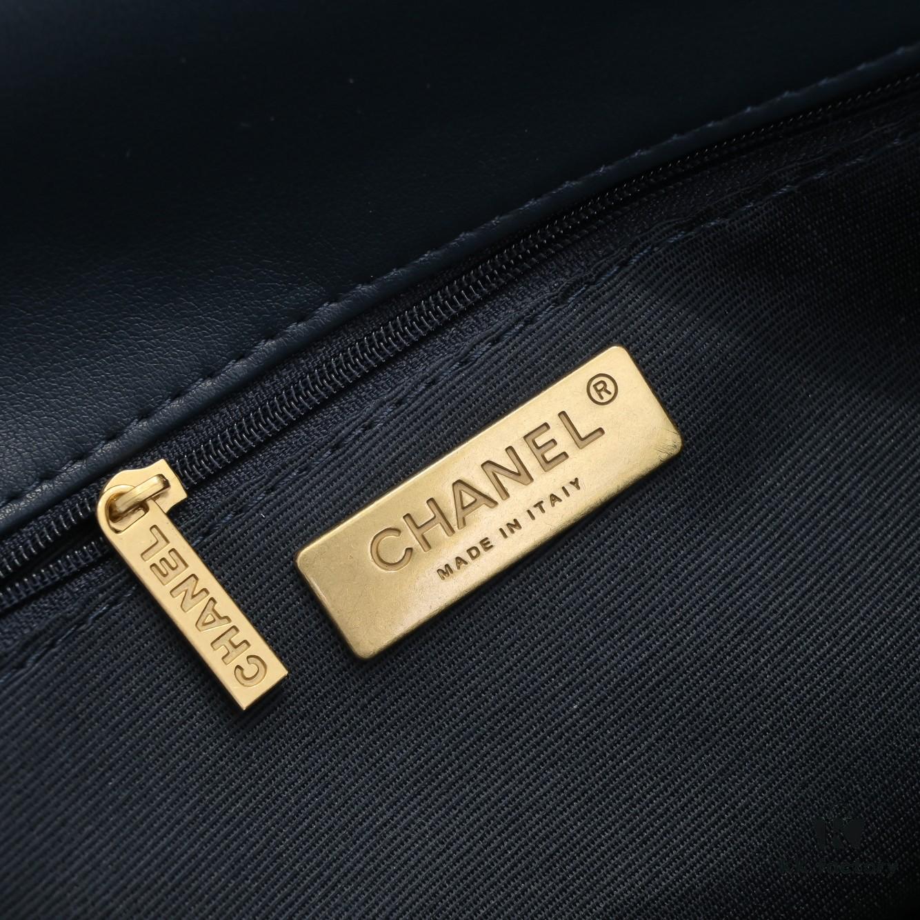 69305589f09edb6de4c4f28e Small Deep Blue Chanel Latest Bestseller Just Arrived 📣📣 Same as Counter Version🤭 Premium Imported Calfskin Leather🐂 Extremely Soft to Touch. Stunning Fit and Flattering Silhouette, Can Be Carried by Hand, on Shoulder or Crossbody, Fully Showcasing Feminine Elegance 💃 Grab Yours Now