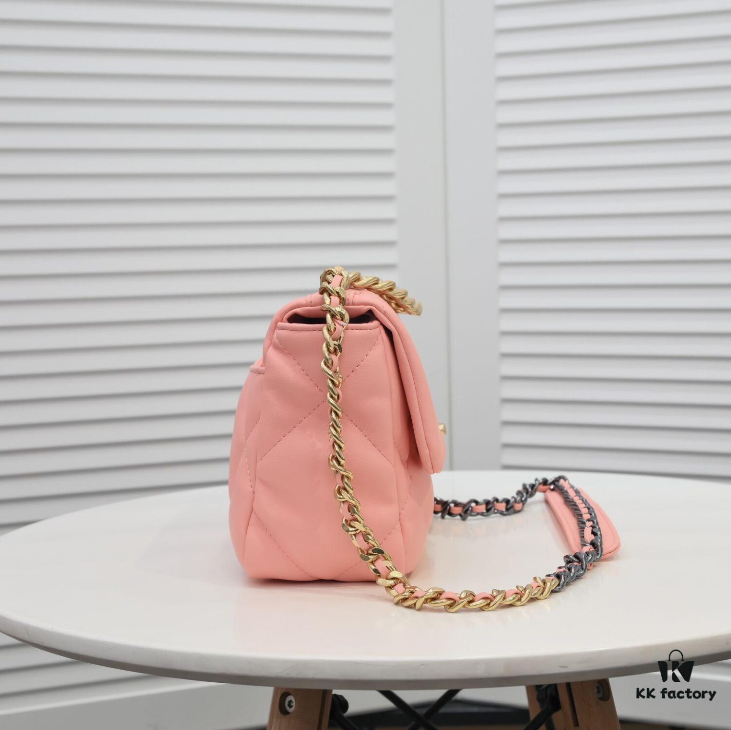 69305597f09edb6de4c4f2a3 Pink Mini Chanel Latest Bestseller Release 📣📣 Synchronized with Counter, Imported Calfskin Leather 🐂 Exceptionally Soft Touch, Superb Fit, Can Be Carried by Hand, on Shoulder or Crossbody, Fully Showcasing Women's Elegant Charm 💃 Act Now