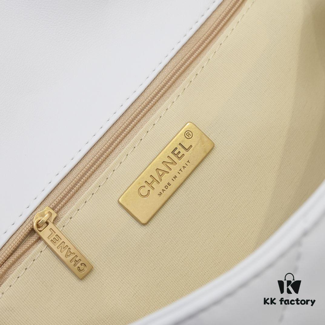 693055a2f09edb6de4c4f2b1 Pure White Small Size Chanel Latest Bestseller Release 📣📣 Synchronized with Counter, Premium Imported Calfskin Leather, Extremely Soft Touch