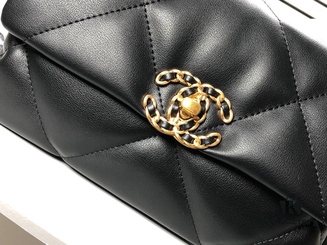 Black Small Size Chanel Latest Bestseller Release 📣📣 Synchronized with Boutique, Imported Calfskin Leather 🐂 Exceptionally Soft Touch