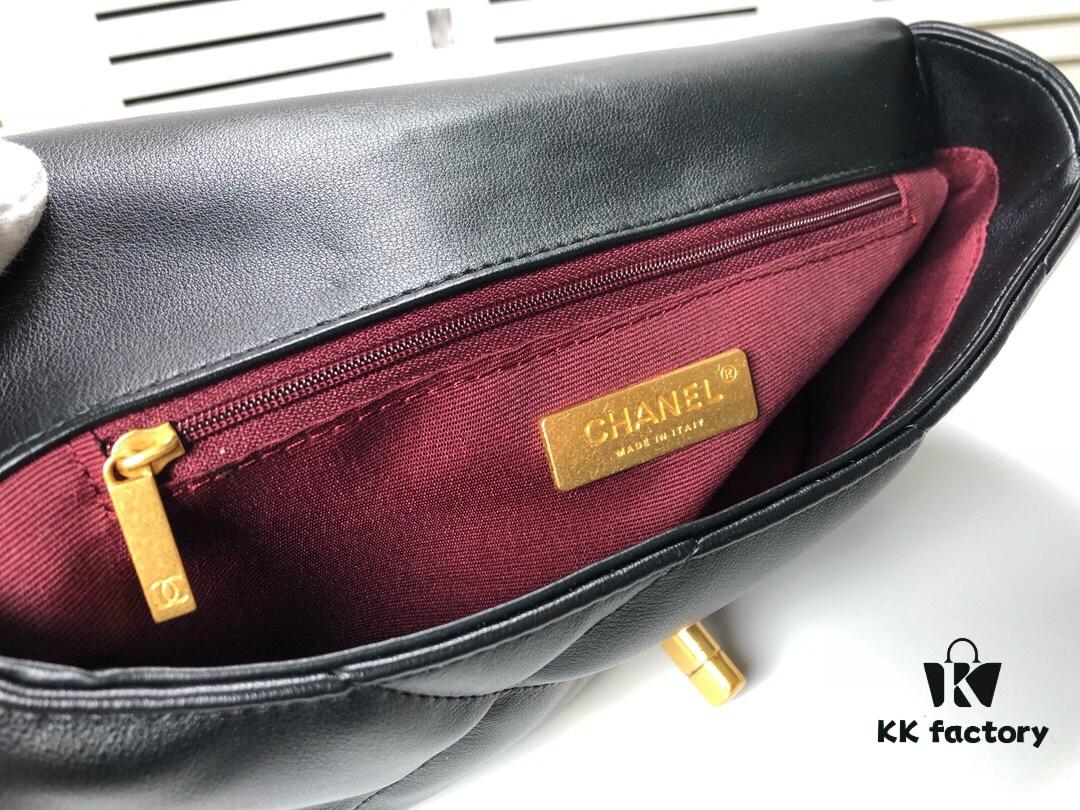 Black Small Size Chanel Latest Bestseller Release 📣📣 Synchronized with Boutique, Imported Calfskin Leather 🐂 Exceptionally Soft Touch
