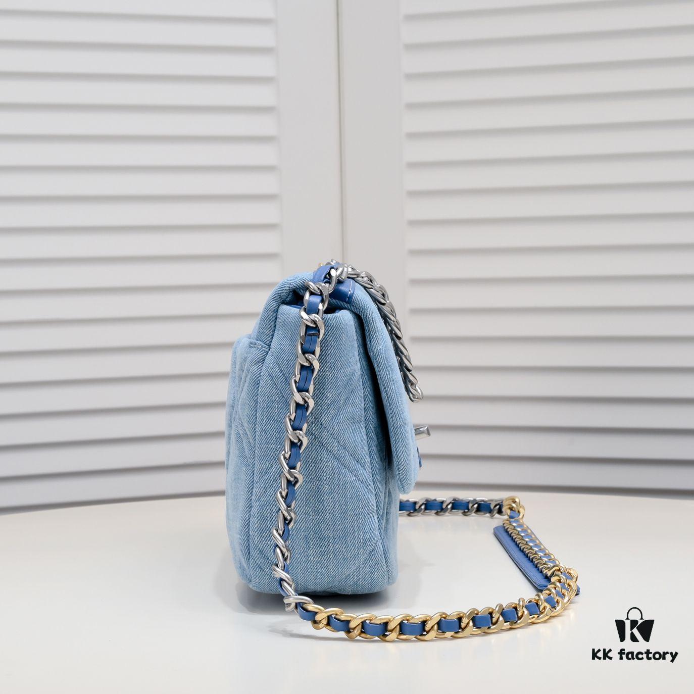 693055c3f09edb6de4c4f2ed Chanel 22p Spring-Summer Collection New 19Bag Denim Light Blue Sand Silver Hardware