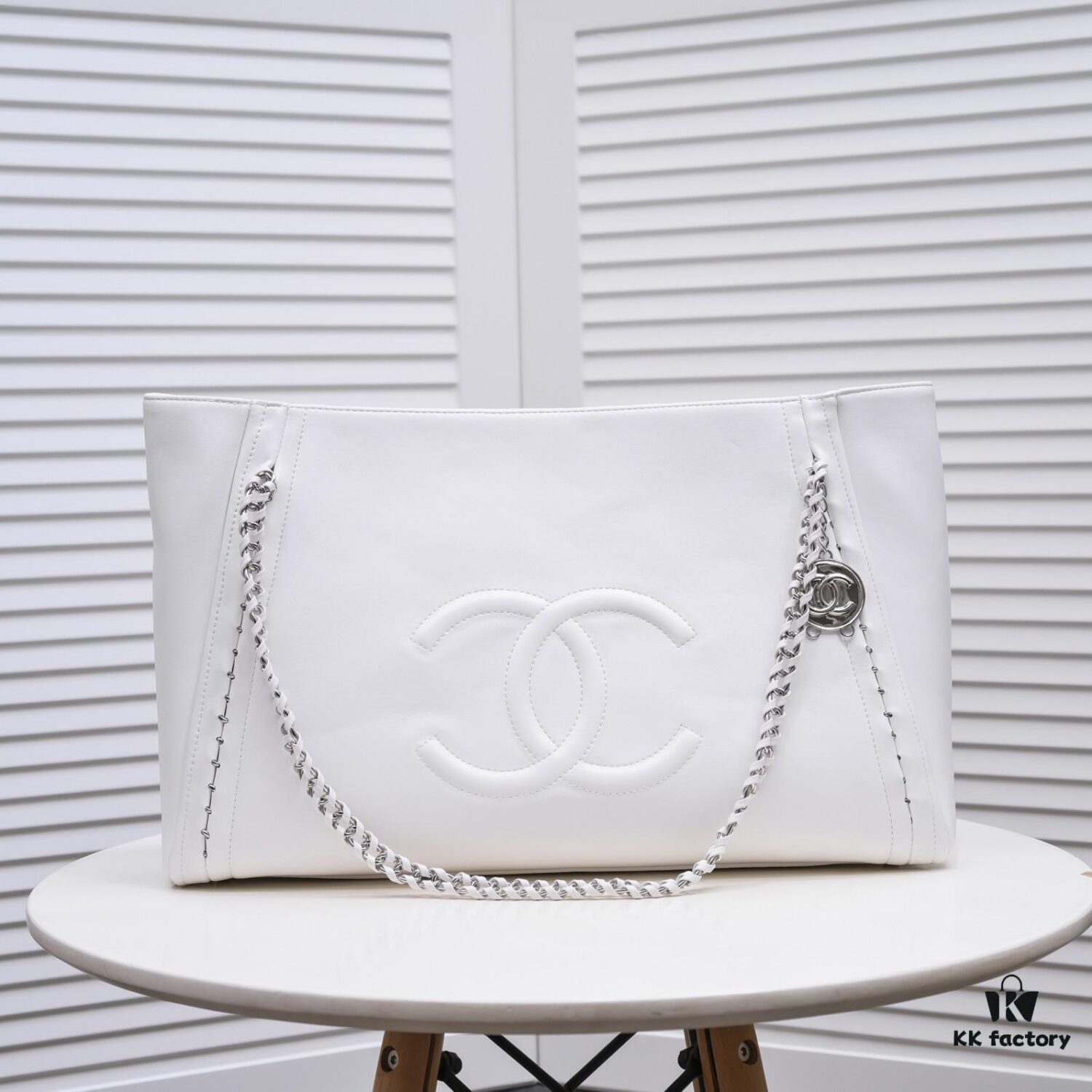 693055d0f09edb6de4c4f2ff Chanel A2021 New Arrival Tote Bag from the Haute Couture Collection