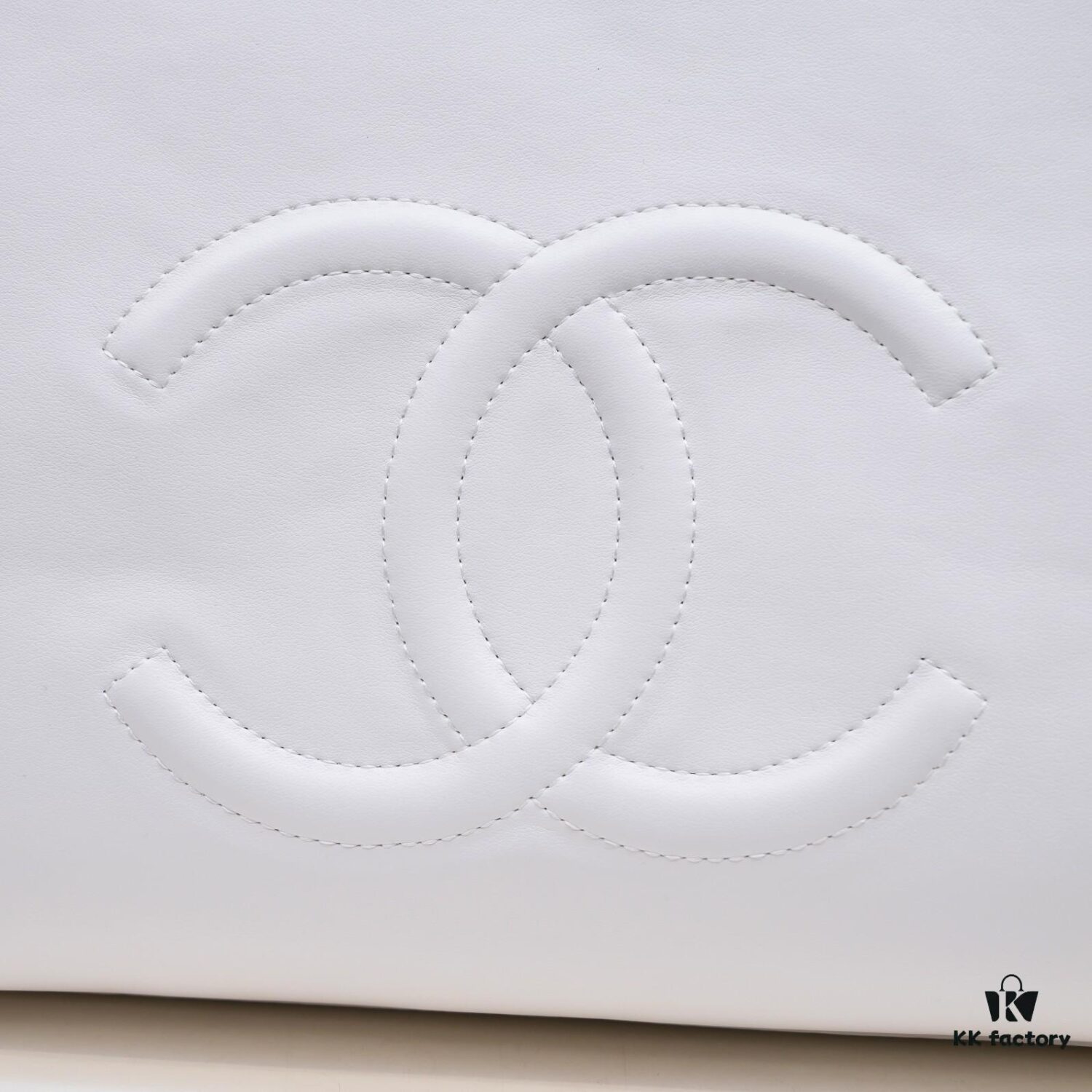 693055d3f09edb6de4c4f302 Chanel A2021 New Arrival Tote Bag from the Haute Couture Collection