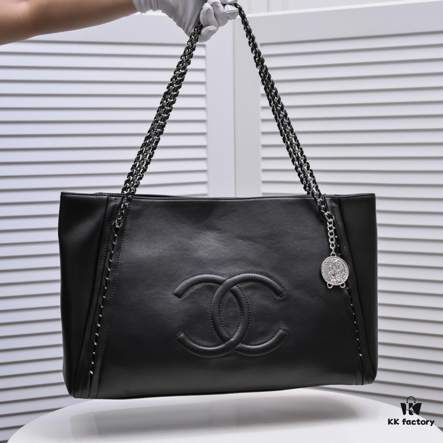 693055e0f09edb6de4c4f313 Chanel New Arrival Tote Bag in Stock ✨✨ Chanel A2021 Haute Mainline Collection Woven Hardware Logo Tote 🛍️